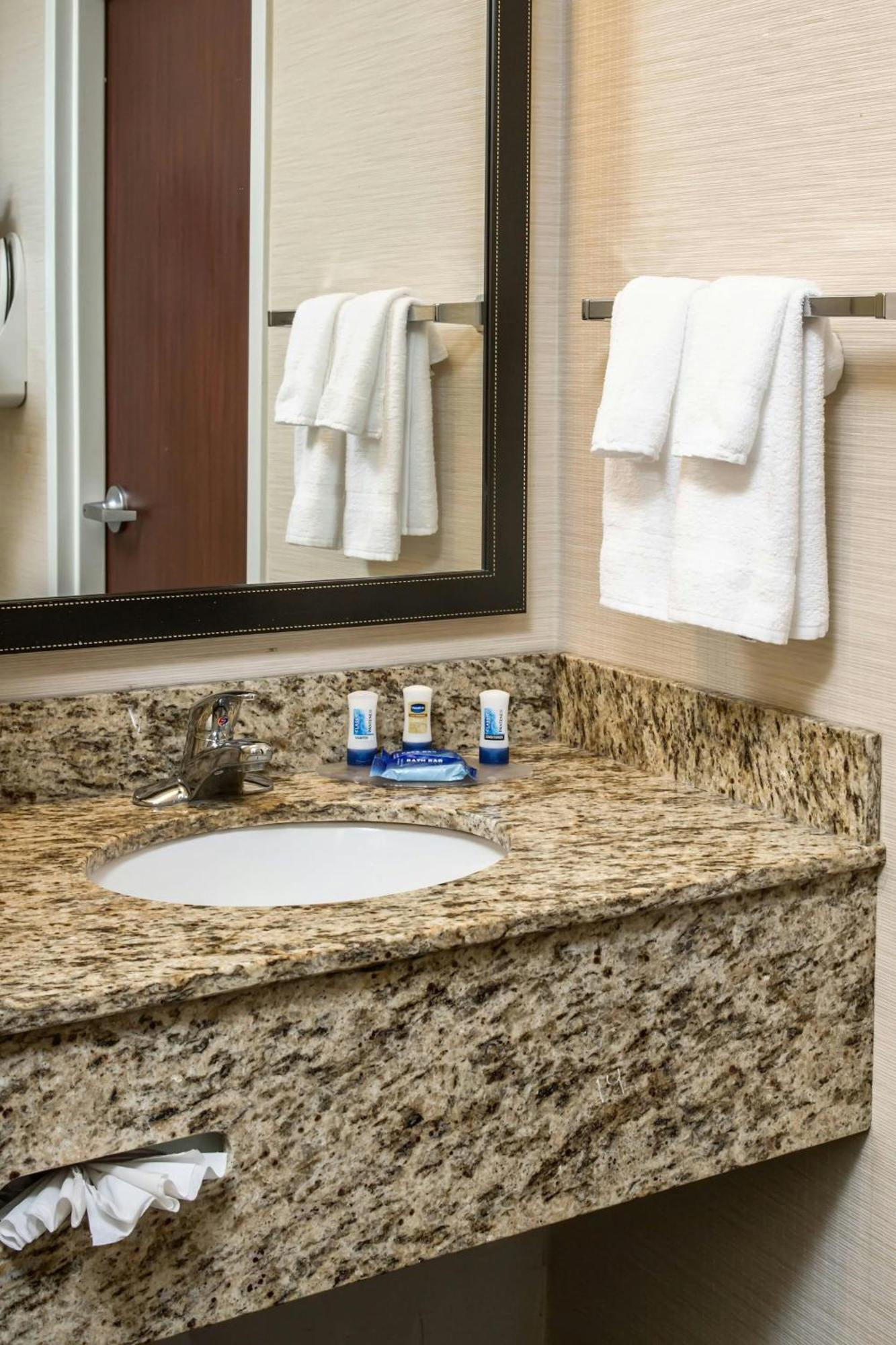 Fairfield Inn & Suites Jacksonville Airport Bagian luar foto